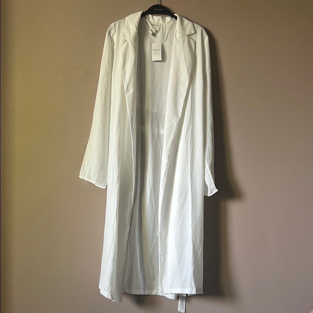 Forever 21 Women’s White Lightweight Jacket Robe Long Sleeve